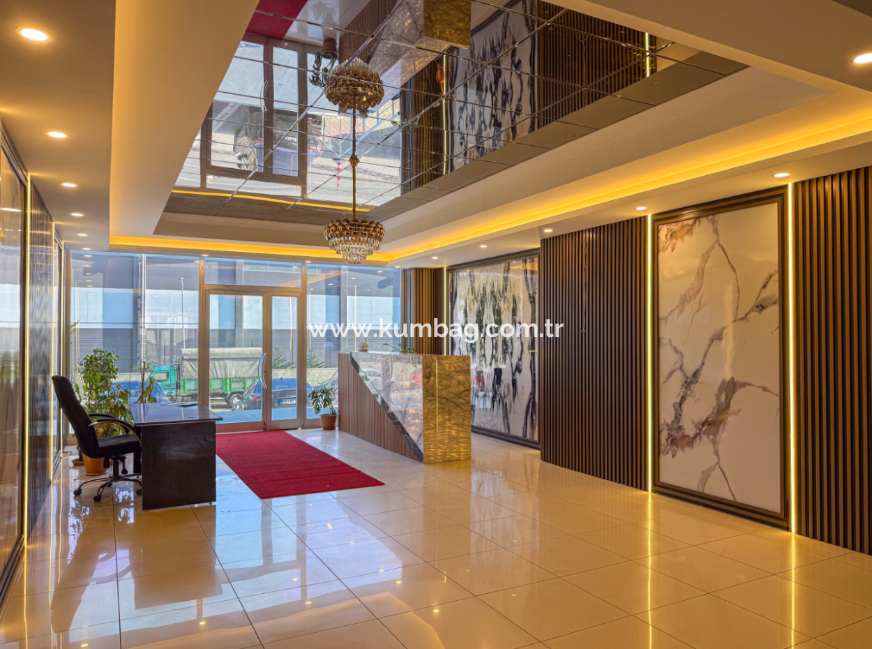 100.Year Sub-Road Street Sea View Complete Rental Plaza