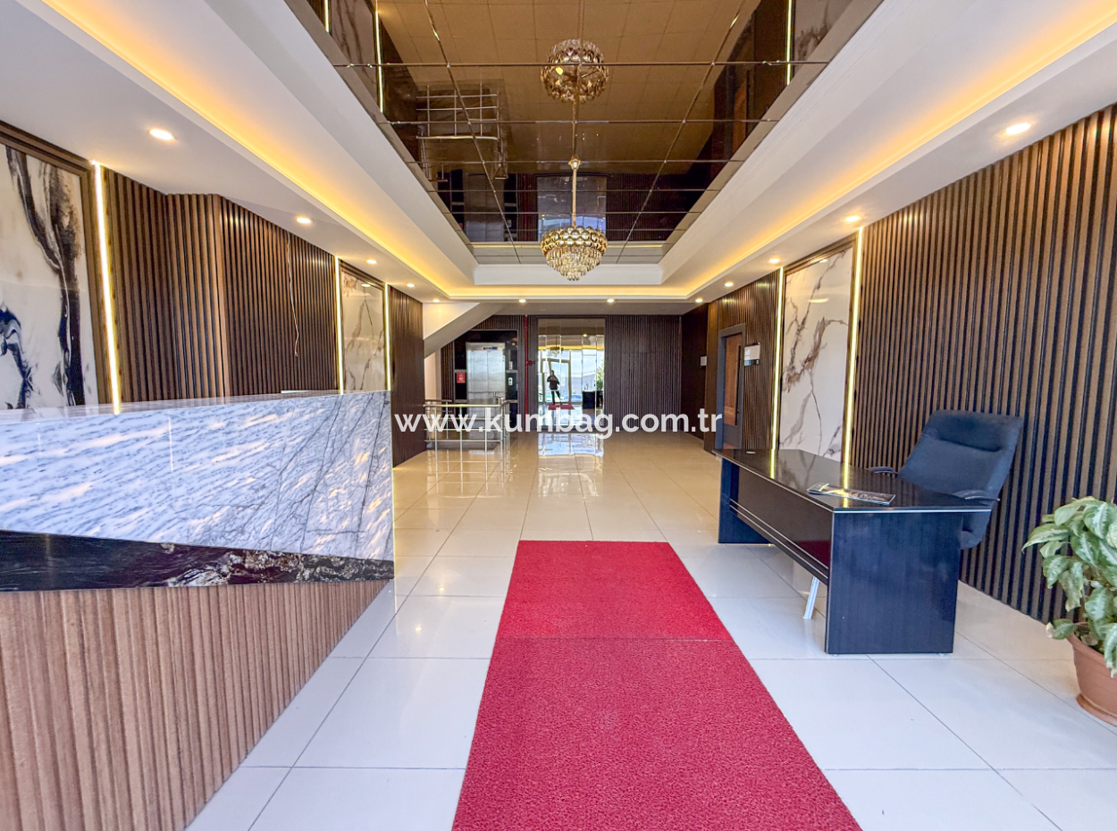 100.Year Sub-Road Street Sea View Complete Rental Plaza