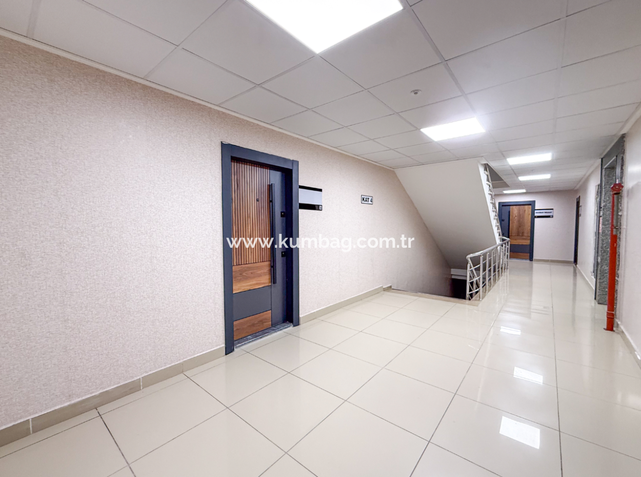 100.Year Sub-Road Street Sea View Complete Rental Plaza