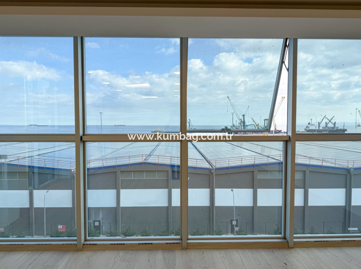 100.Year Sub-Road Street Sea View Complete Rental Plaza