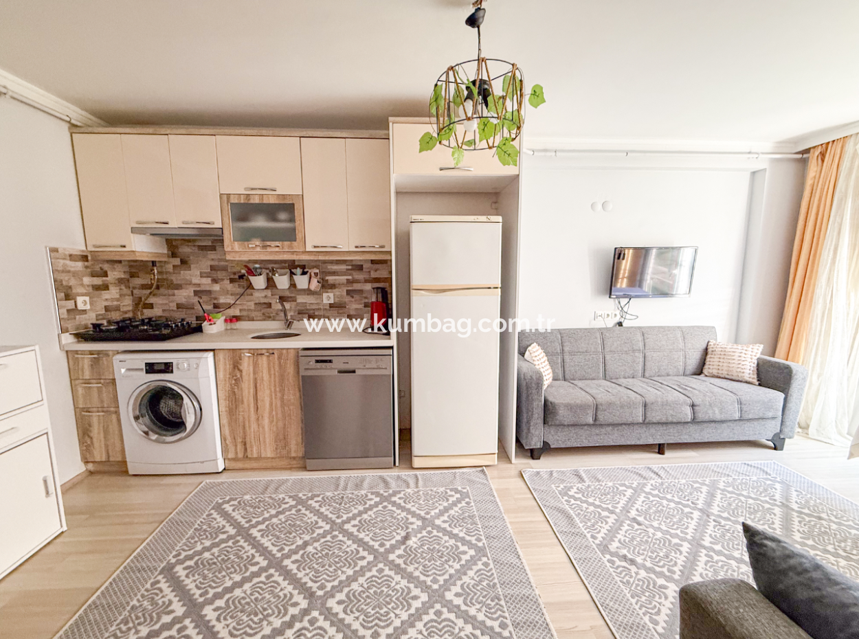 Furnished 1 1 Flat On The Sea Side Of The Street In Kumbağ
