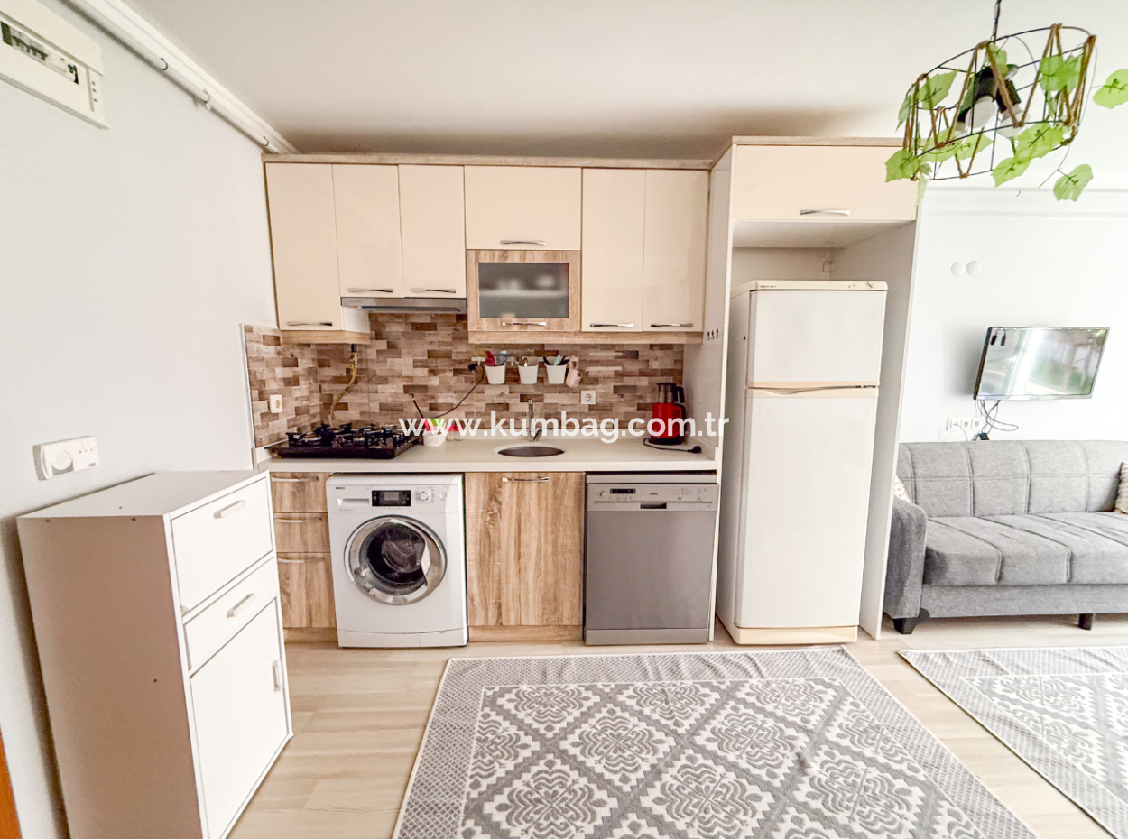 Furnished 1 1 Flat On The Sea Side Of The Street In Kumbağ