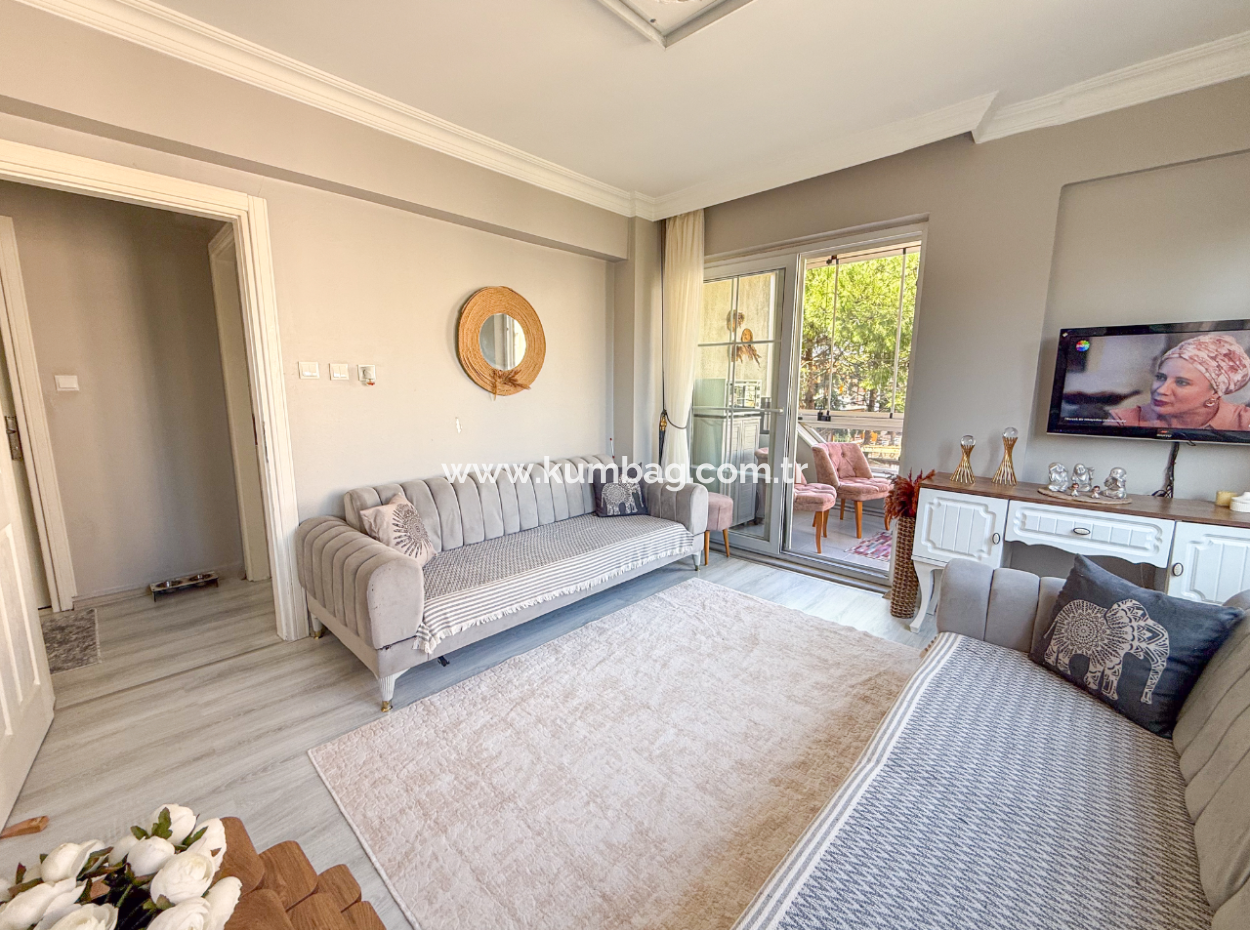 2 1 Flats For Sale In A Centrally Located Site With Pool In Kumbağ