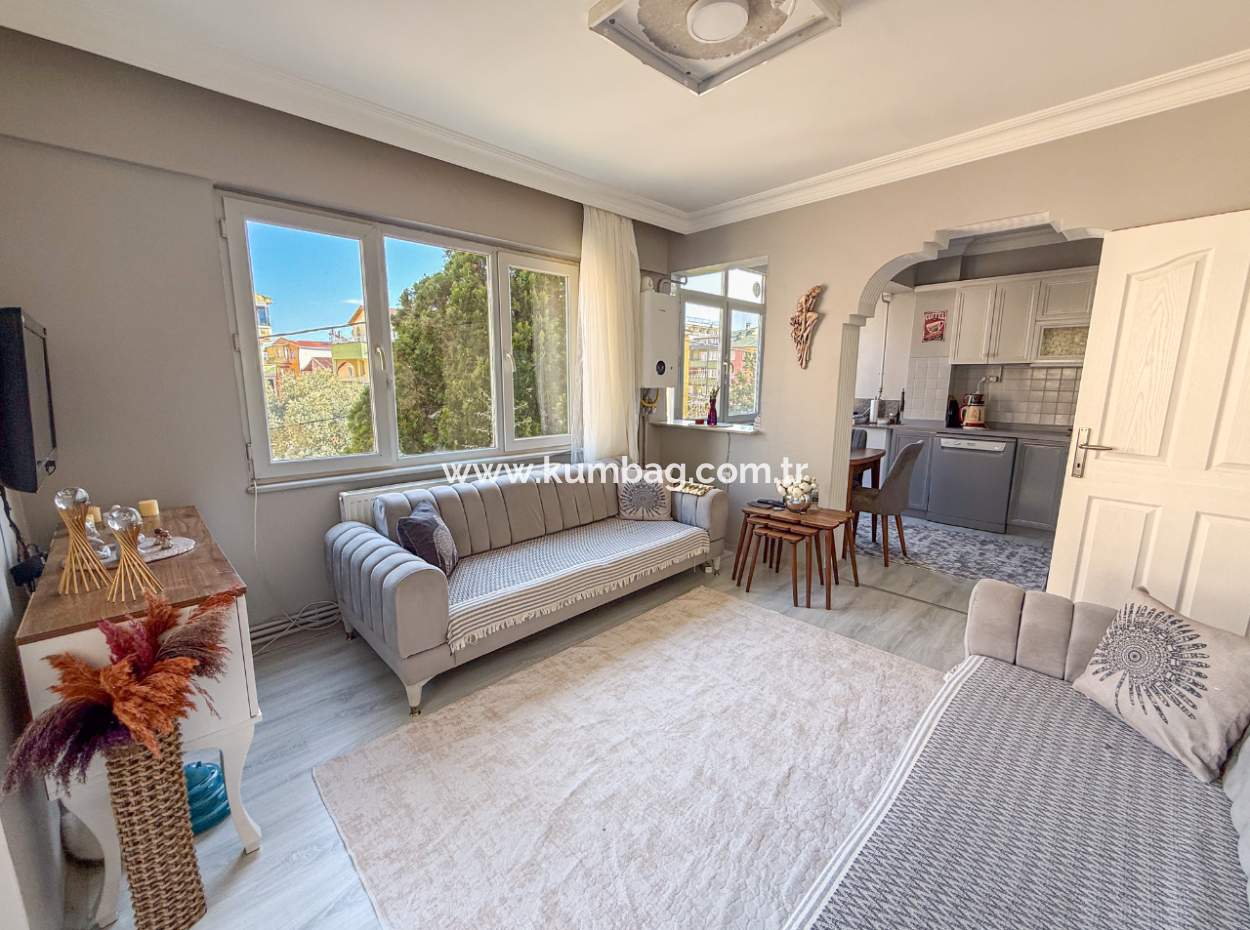 2 1 Flats For Sale In A Centrally Located Site With Pool In Kumbağ