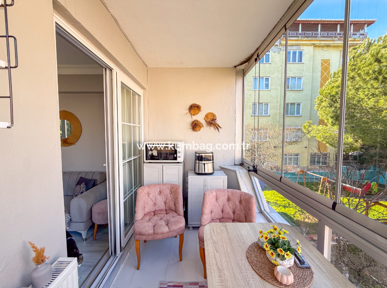 2 1 Flats For Sale In A Centrally Located Site With Pool In Kumbağ