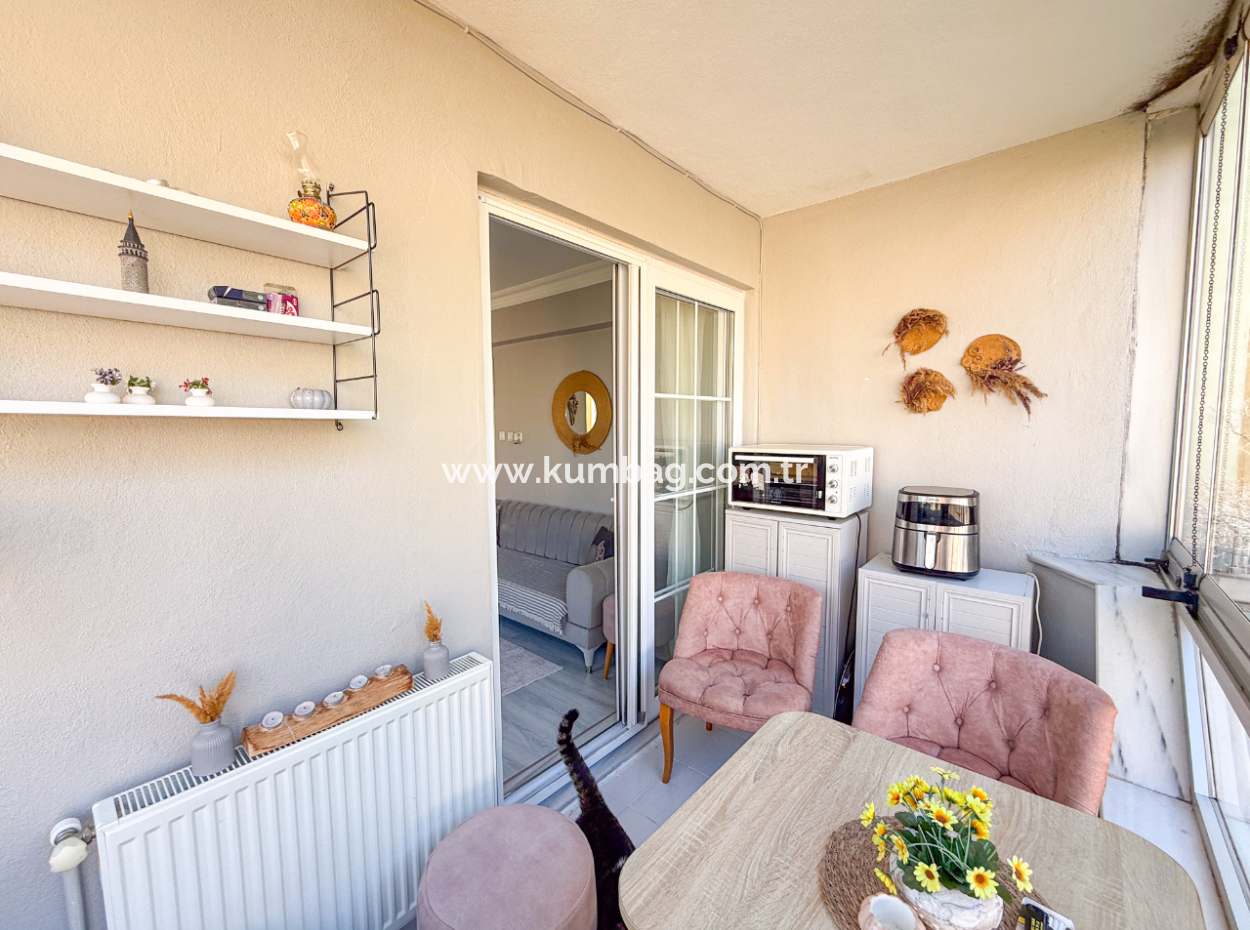 2 1 Flats For Sale In A Centrally Located Site With Pool In Kumbağ