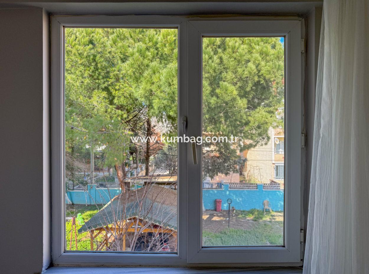 2 1 Flats For Sale In A Centrally Located Site With Pool In Kumbağ