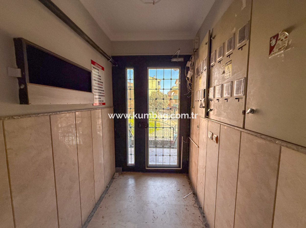 2 1 Flats For Sale In A Centrally Located Site With Pool In Kumbağ