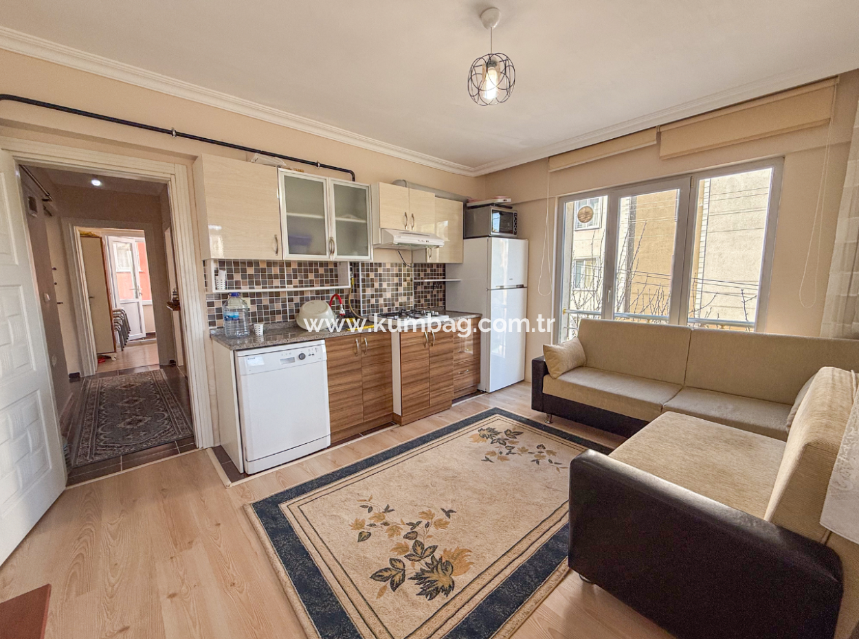 Spacious 2 1 Flat For Sale In A Residential Building On Kumbağ Market Street