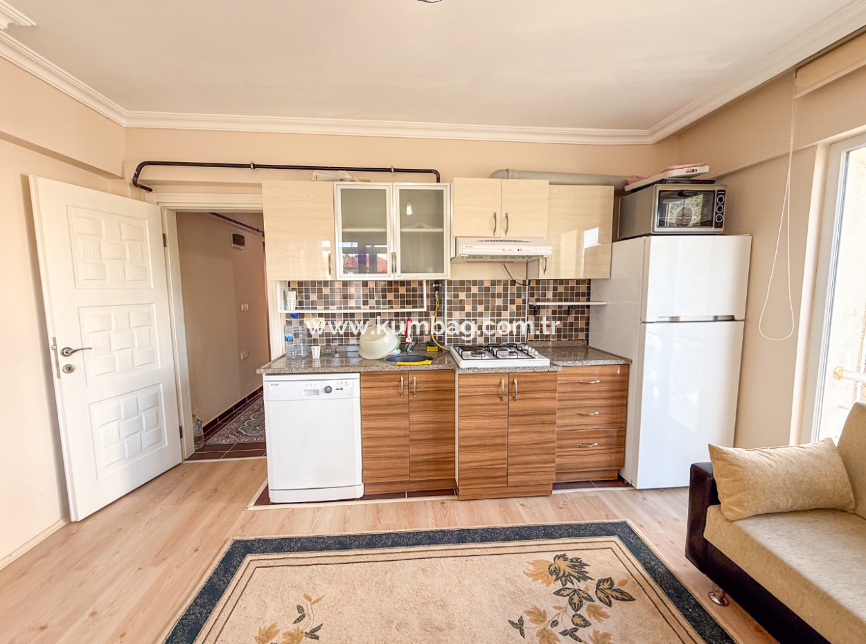 Spacious 2 1 Flat For Sale In A Residential Building On Kumbağ Market Street