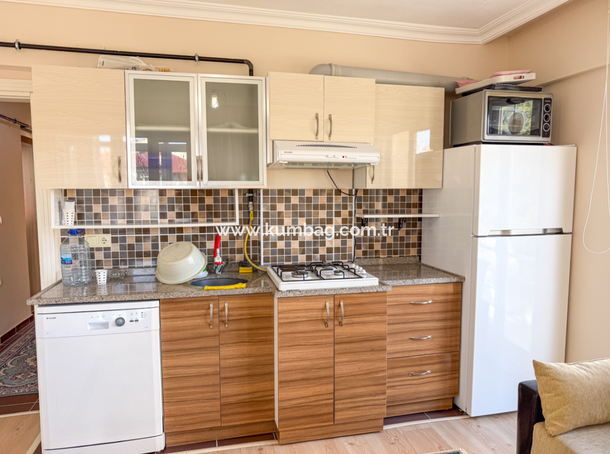 Spacious 2 1 Flat For Sale In A Residential Building On Kumbağ Market Street