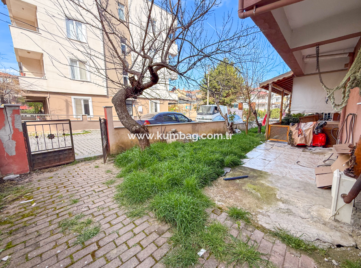 Spacious 2 1 Flat For Sale In A Residential Building On Kumbağ Market Street