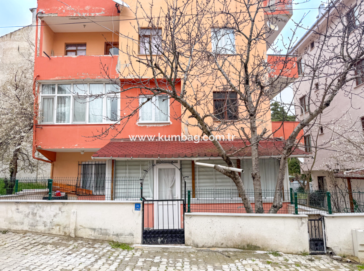 2 1 Flat For Sale In A Residential Building In The Center Of Kumbağ