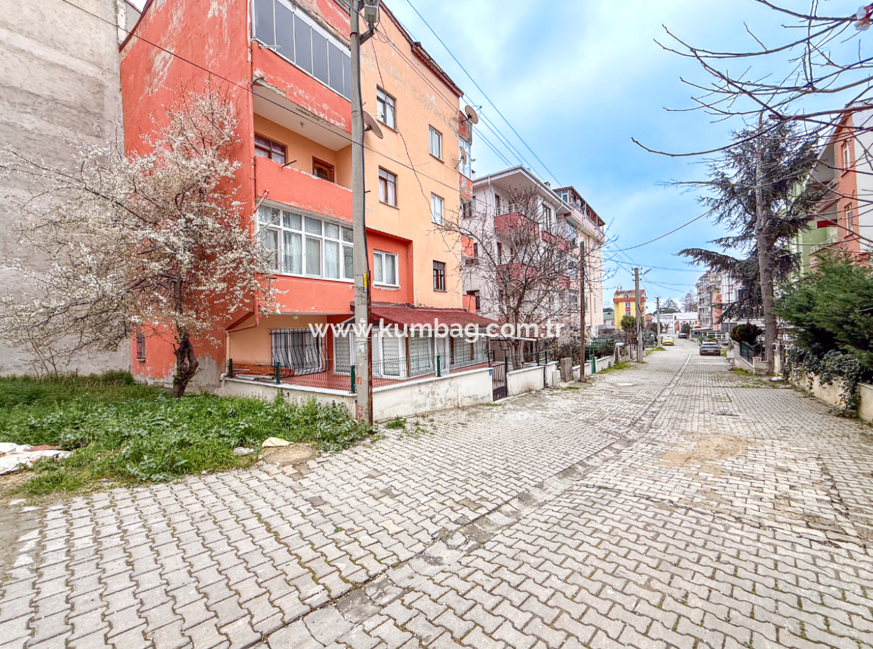 2 1 Flat For Sale In A Residential Building In The Center Of Kumbağ
