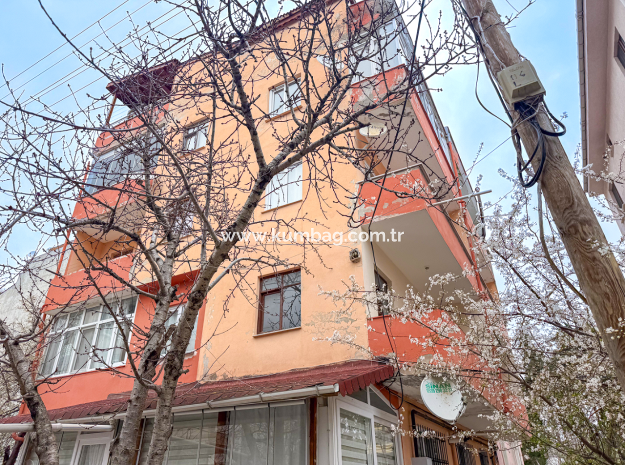 2 1 Flat For Sale In A Residential Building In The Center Of Kumbağ