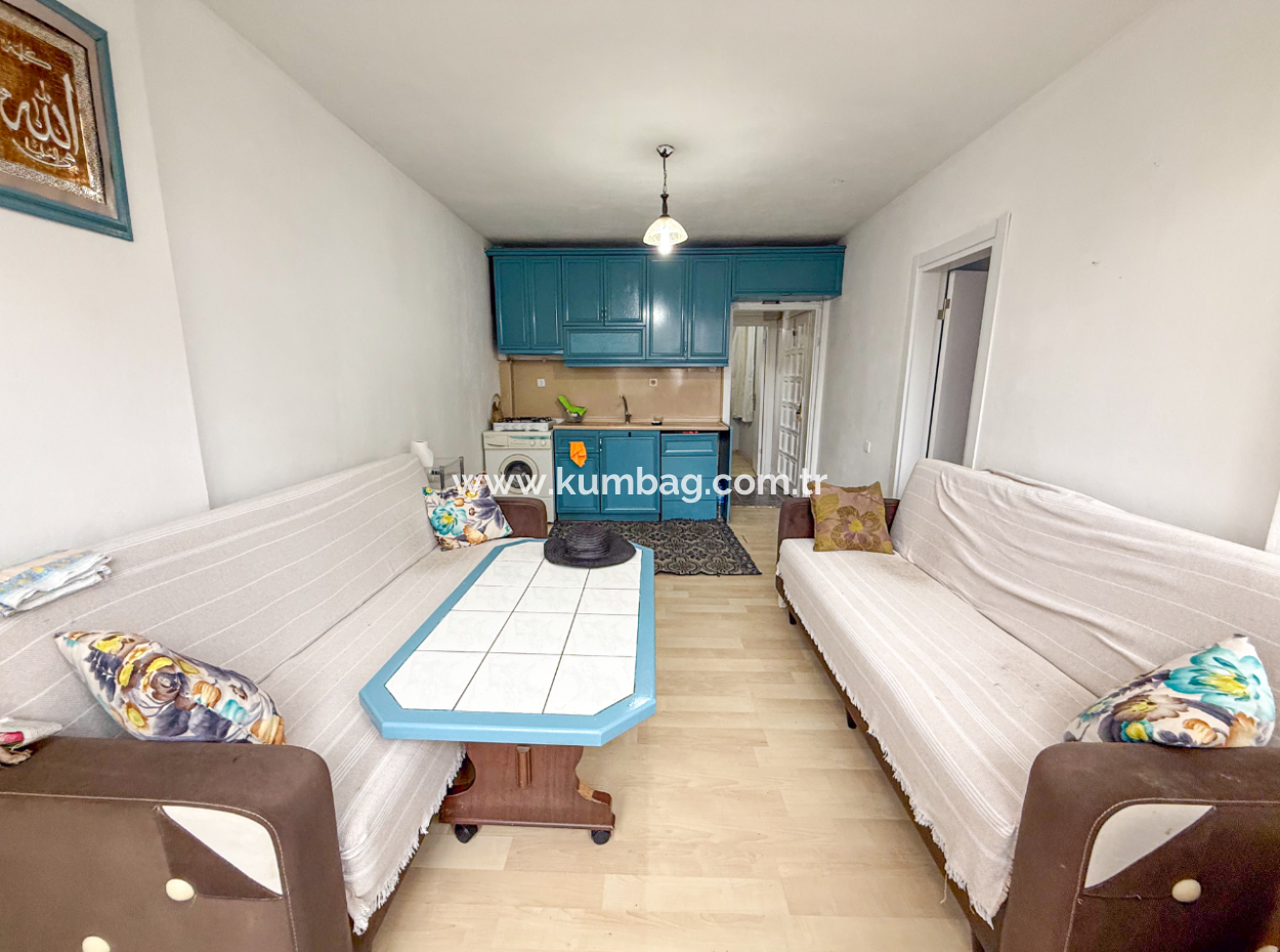 2 1 Flat For Sale In A Residential Building In The Center Of Kumbağ