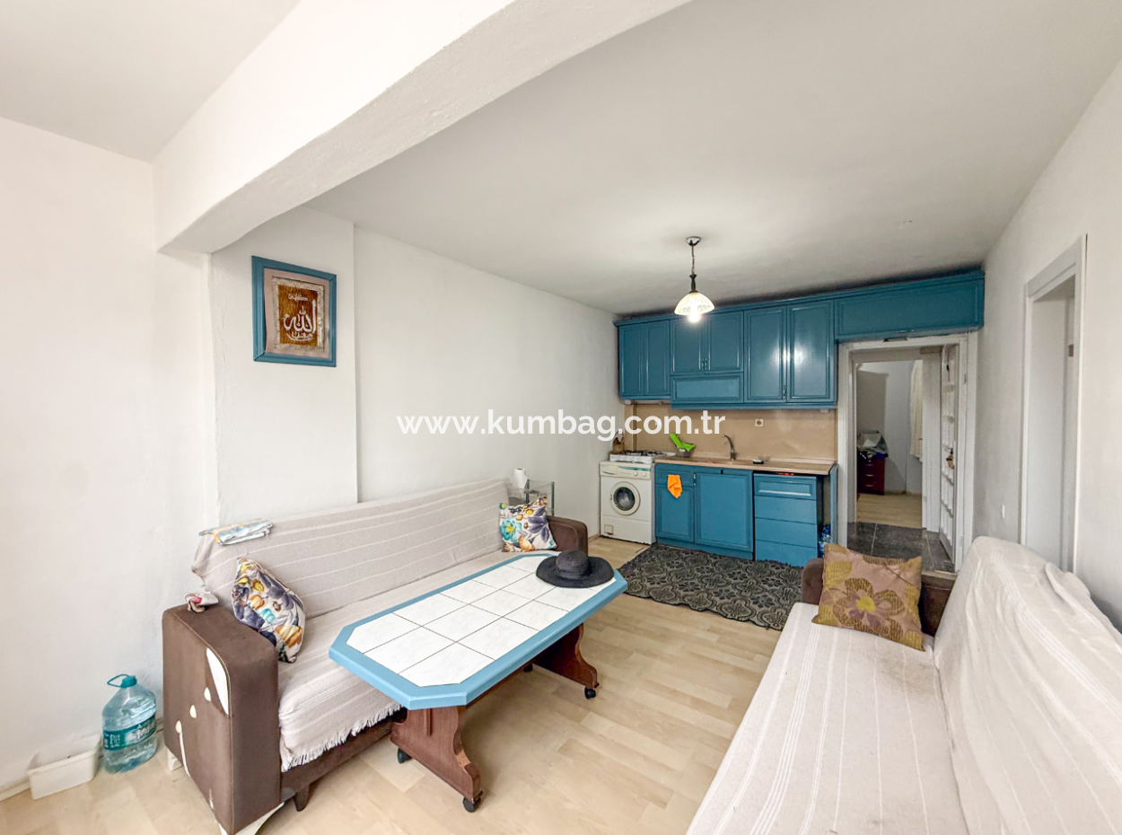 2 1 Flat For Sale In A Residential Building In The Center Of Kumbağ
