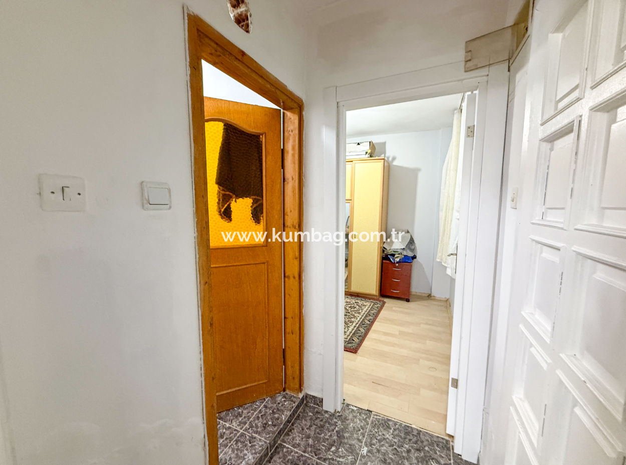 2 1 Flat For Sale In A Residential Building In The Center Of Kumbağ