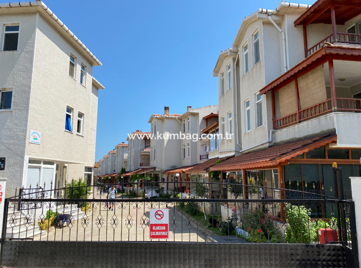 Triplex Villa For Sale In A Site With A 50 Mt Pool To Kumbağ Sea