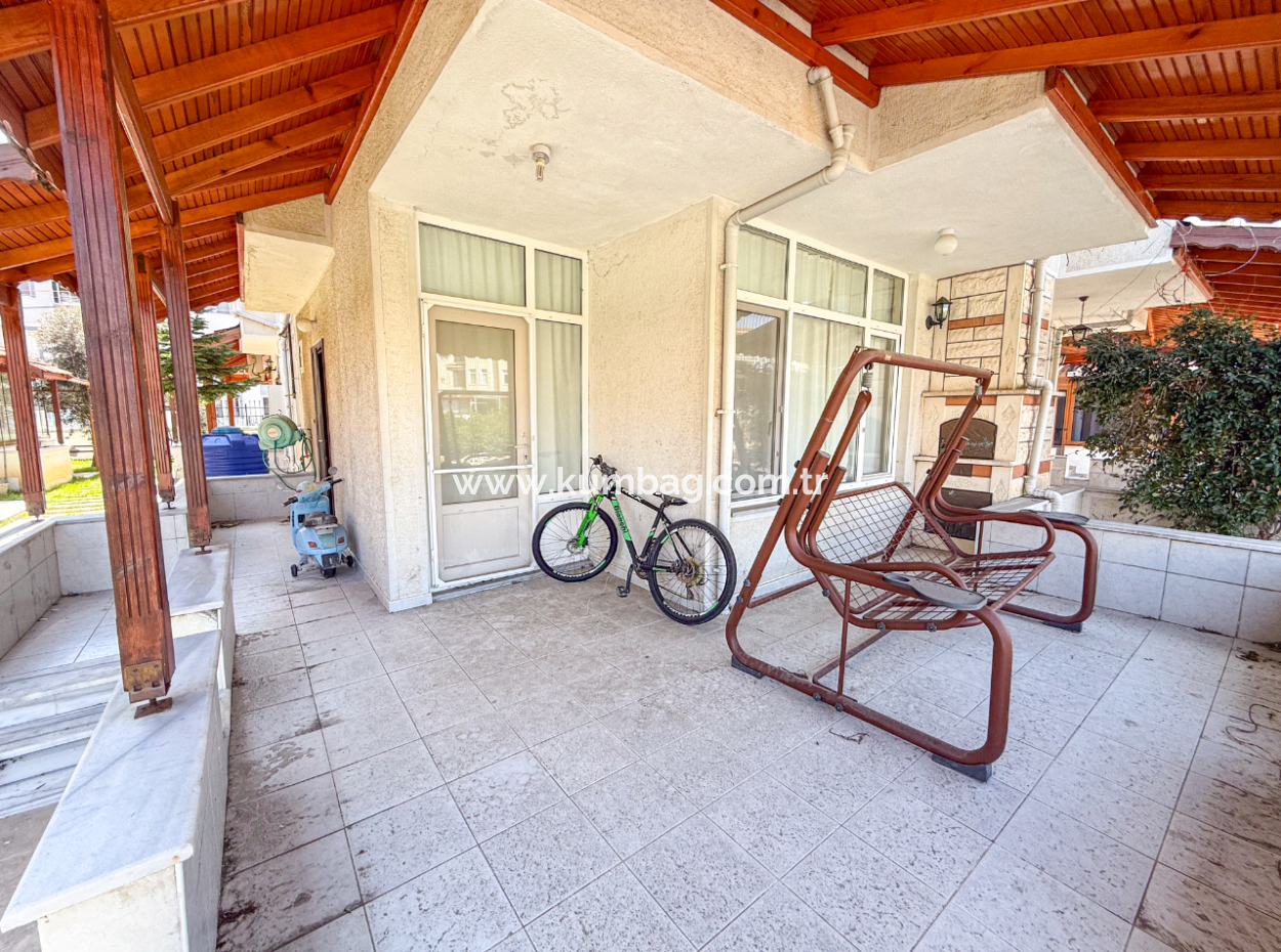 Triplex Villa For Sale In A Site With A 50 Mt Pool To Kumbağ Sea