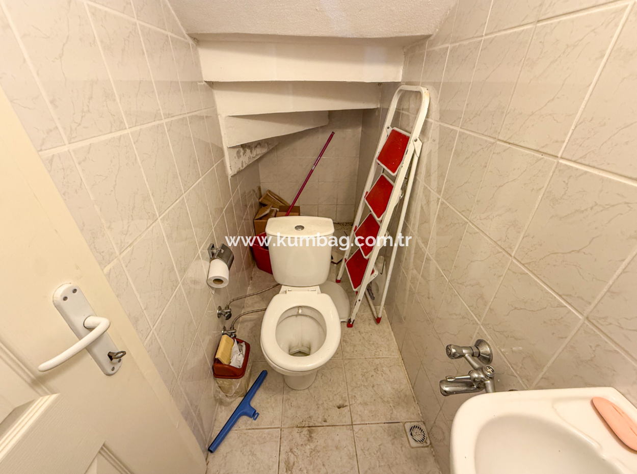 Triplex Villa For Sale In A Site With A 50 Mt Pool To Kumbağ Sea