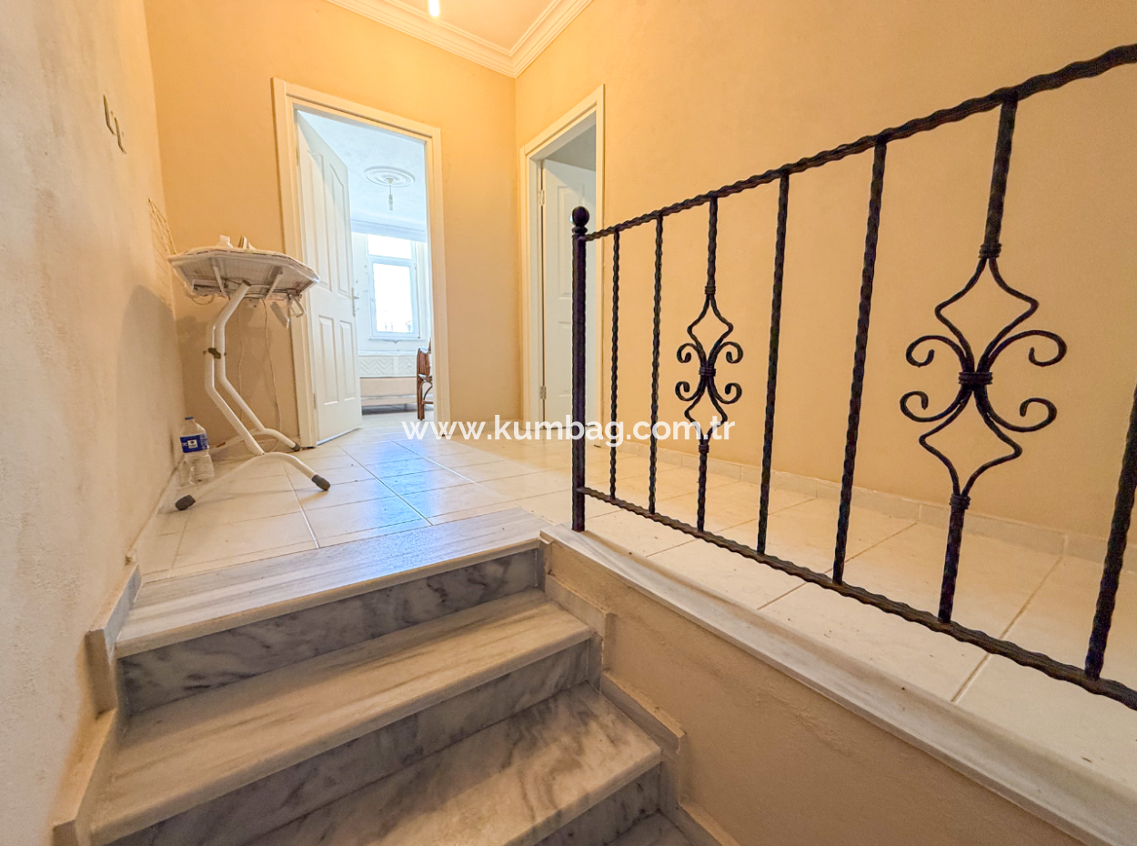 Triplex Villa For Sale In A Site With A 50 Mt Pool To Kumbağ Sea