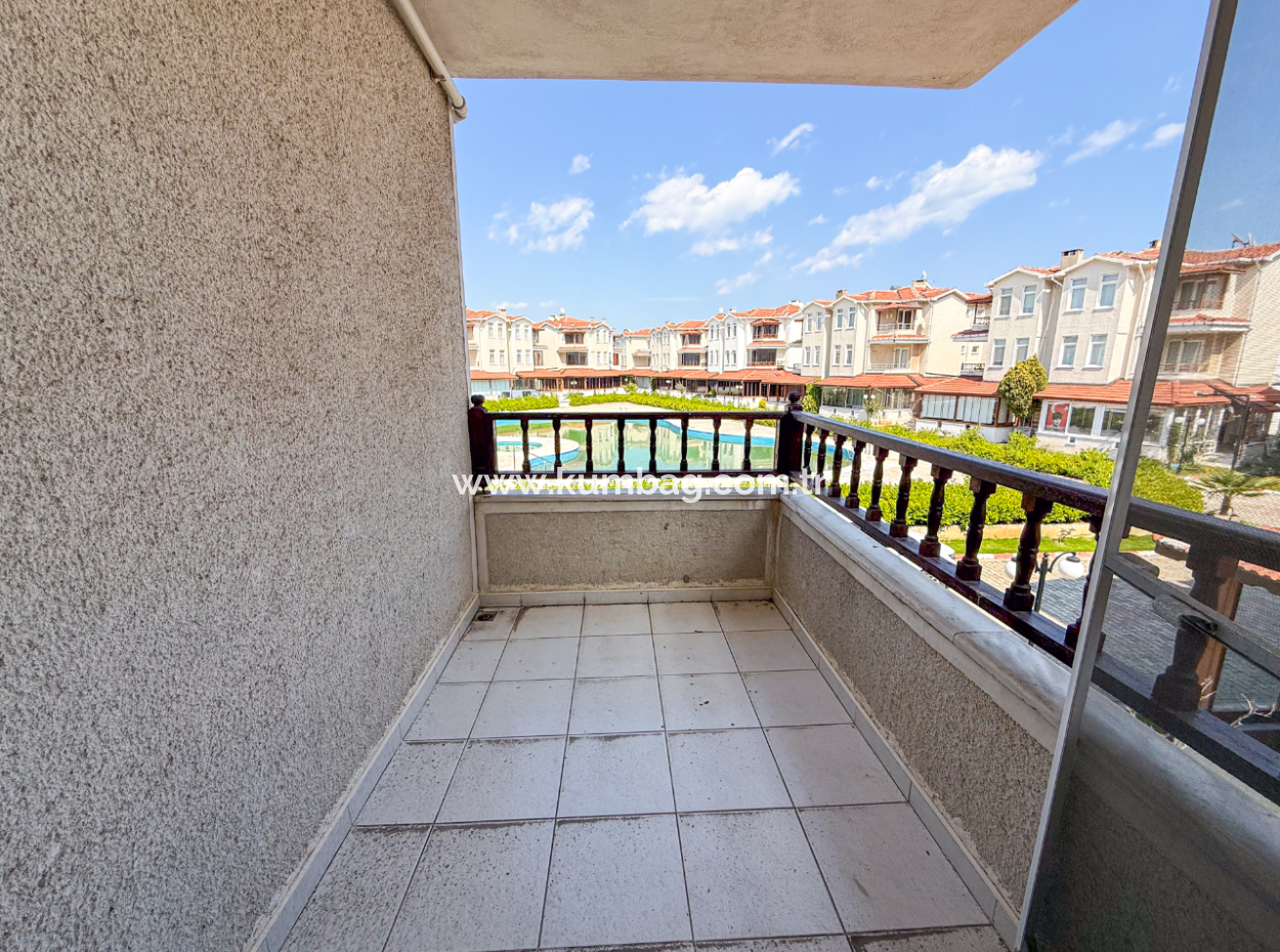 Triplex Villa For Sale In A Site With A 50 Mt Pool To Kumbağ Sea