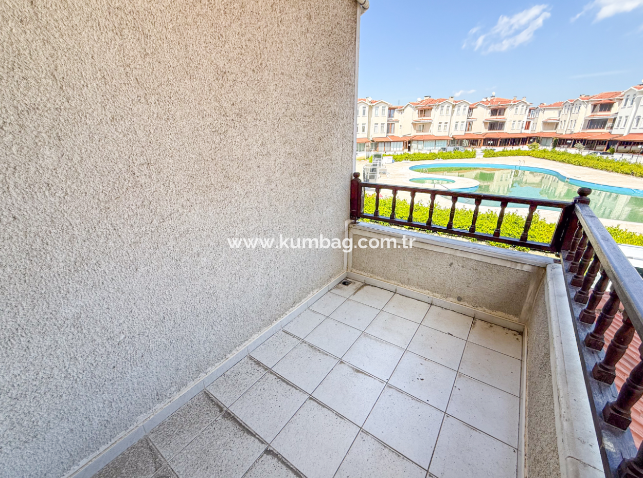 Triplex Villa For Sale In A Site With A 50 Mt Pool To Kumbağ Sea