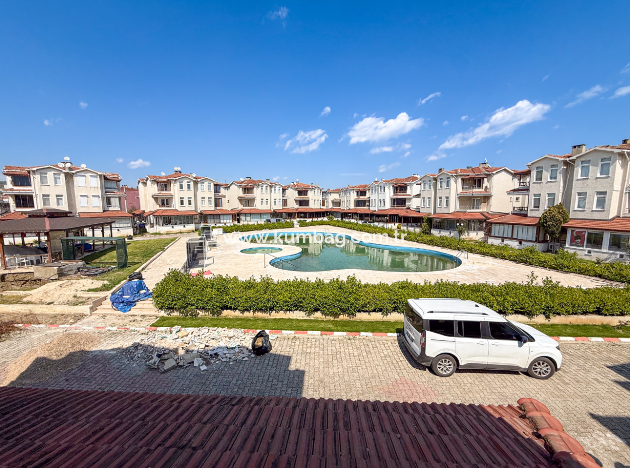 Triplex Villa For Sale In A Site With A 50 Mt Pool To Kumbağ Sea