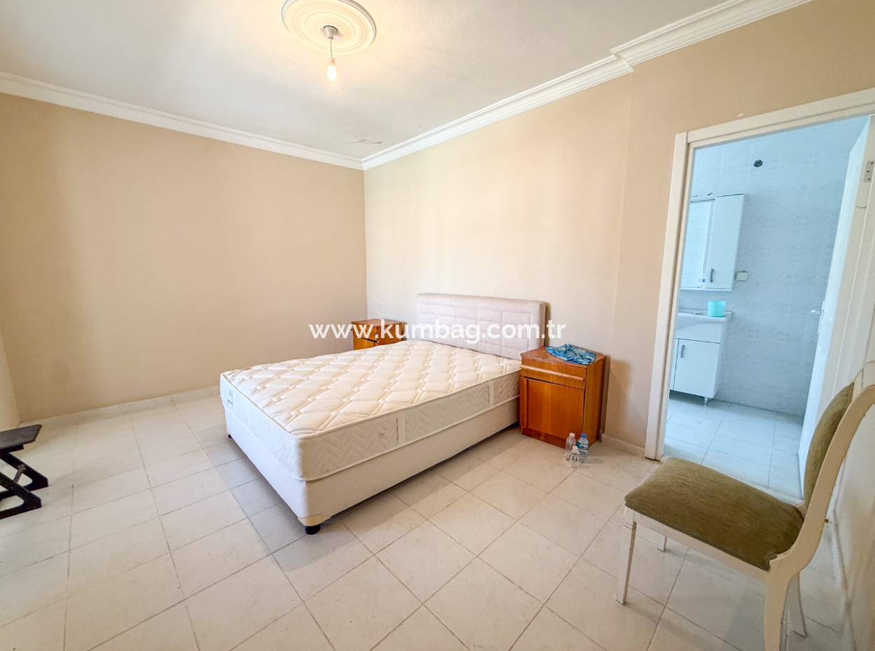 Triplex Villa For Sale In A Site With A 50 Mt Pool To Kumbağ Sea