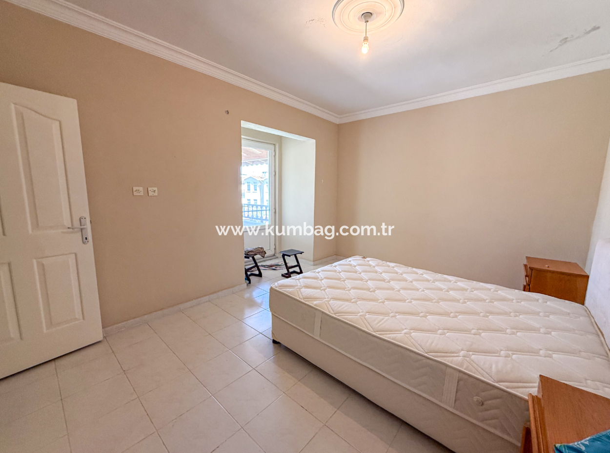 Triplex Villa For Sale In A Site With A 50 Mt Pool To Kumbağ Sea