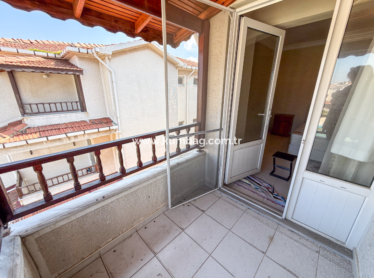 Triplex Villa For Sale In A Site With A 50 Mt Pool To Kumbağ Sea