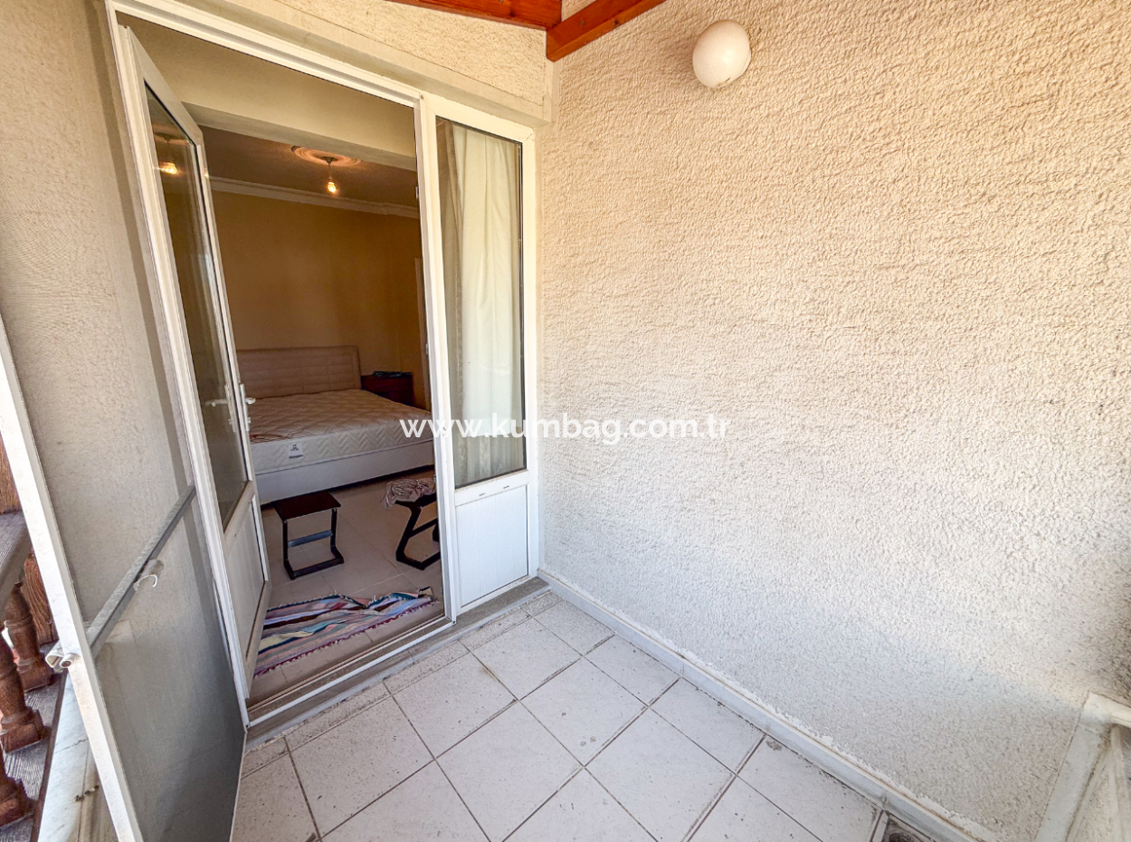 Triplex Villa For Sale In A Site With A 50 Mt Pool To Kumbağ Sea