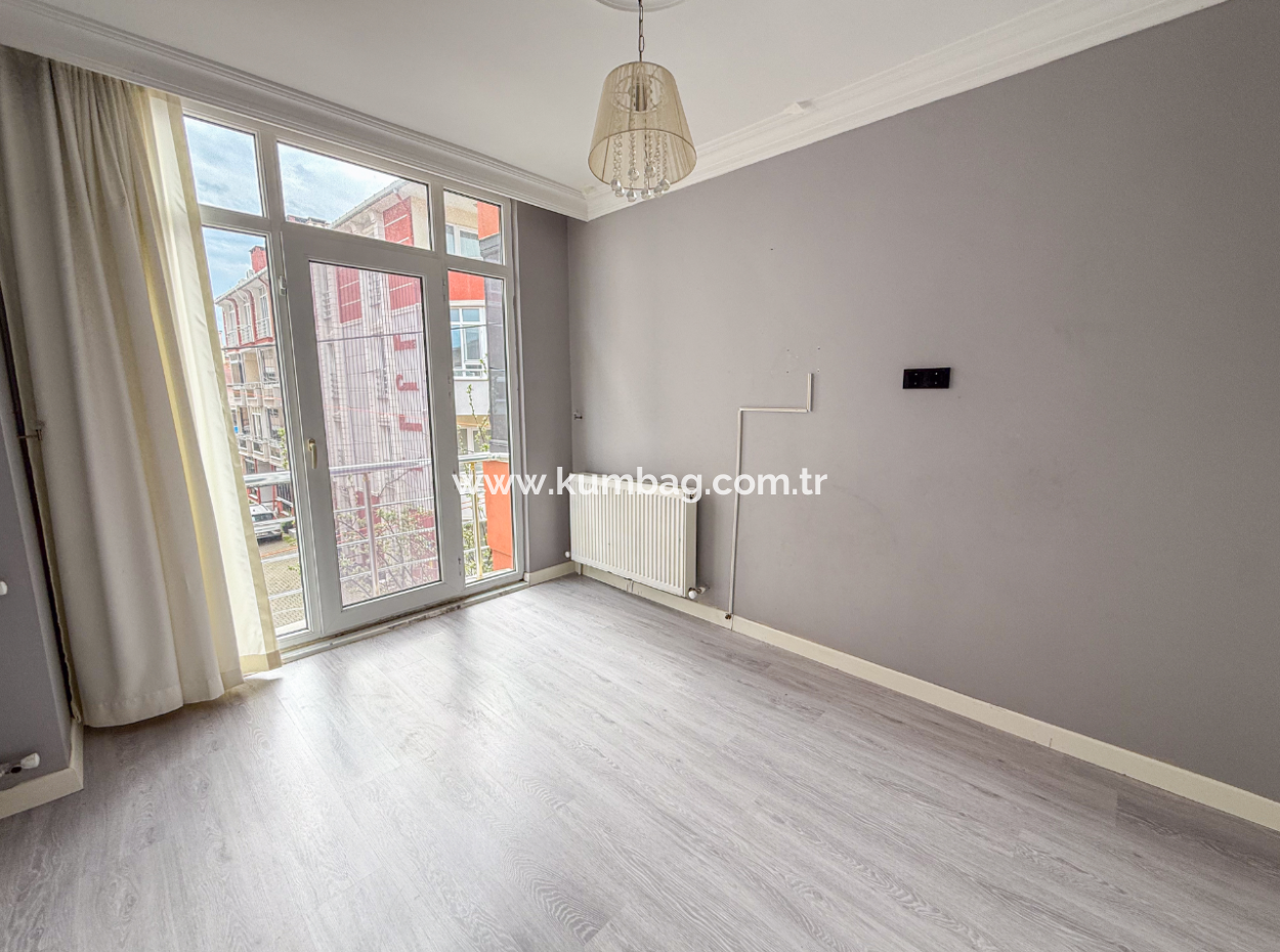 2 1 Flats For Sale In A Central Location In Kumbağ, Very Close To The Sea