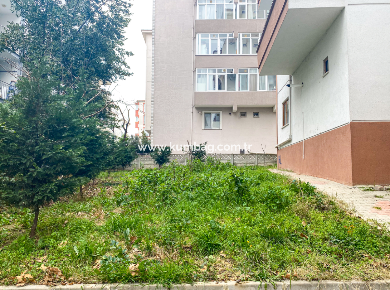 Very Spacious 2 1 Apartment For Rent In A Central Location In Altinova