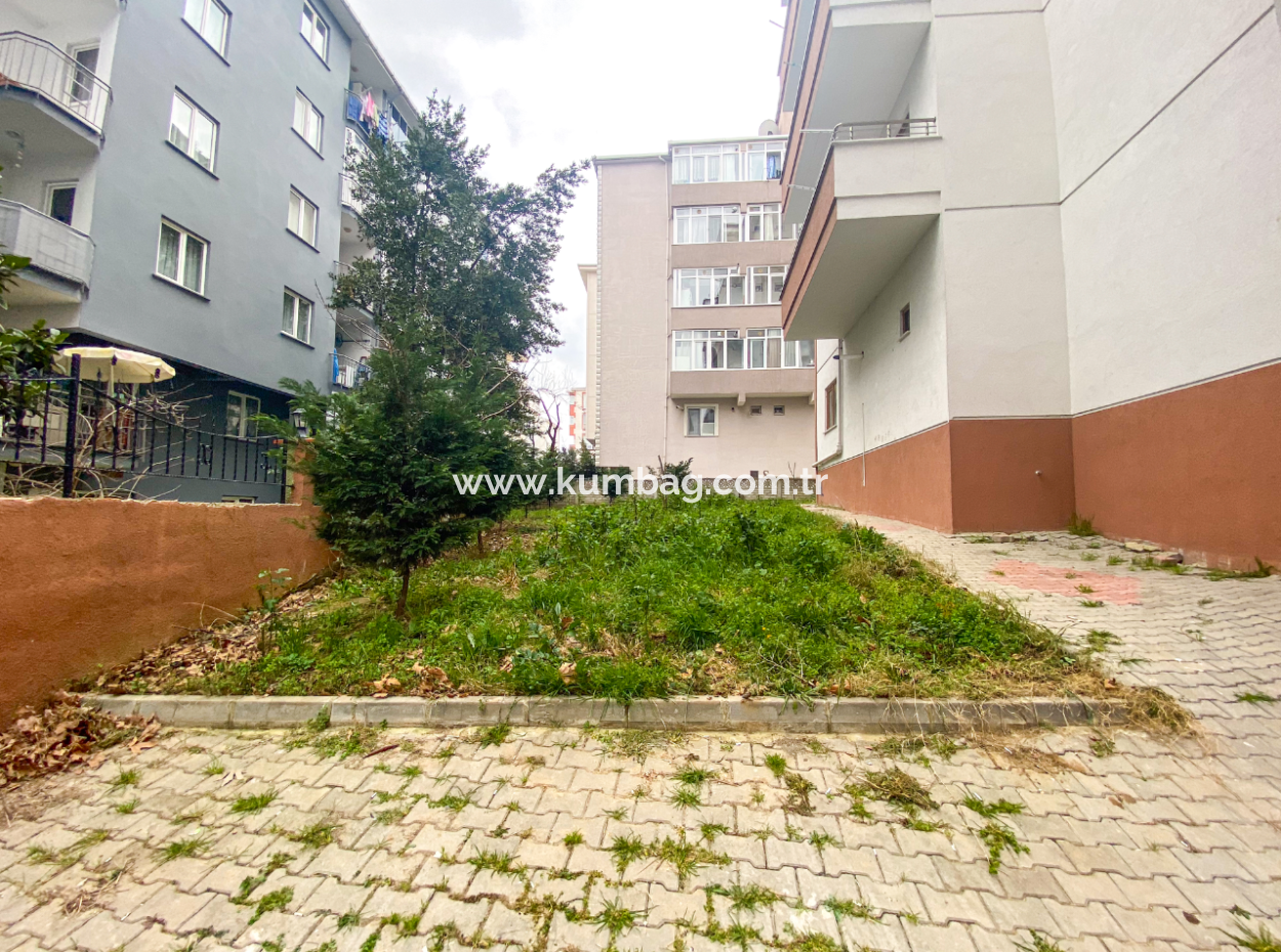 Very Spacious 2 1 Apartment For Rent In A Central Location In Altinova