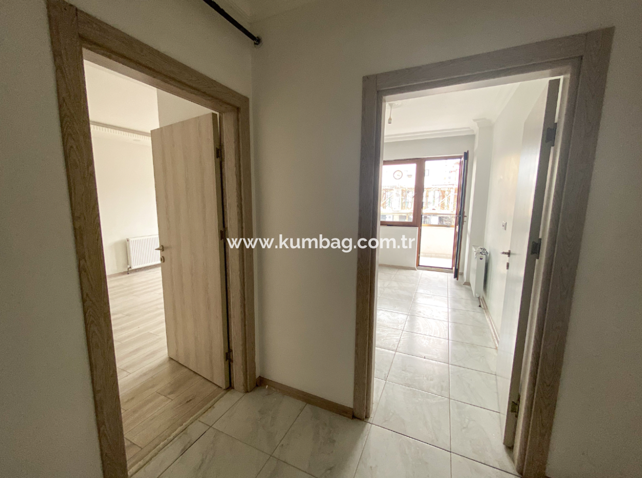 Very Spacious 2 1 Apartment For Rent In A Central Location In Altinova