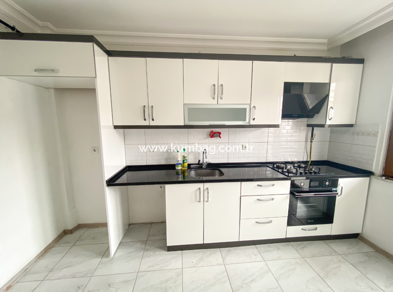 Very Spacious 2 1 Apartment For Rent In A Central Location In Altinova