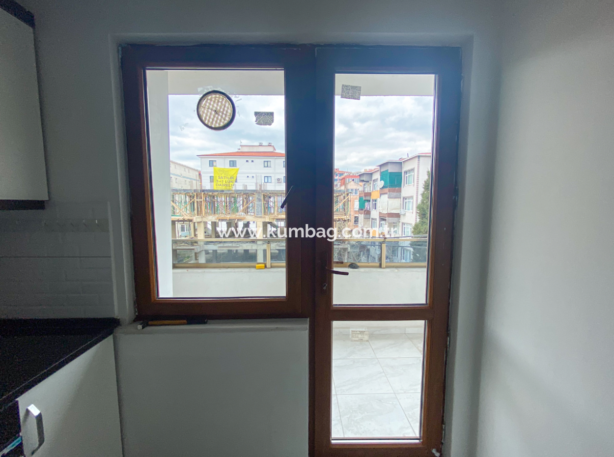 Very Spacious 2 1 Apartment For Rent In A Central Location In Altinova