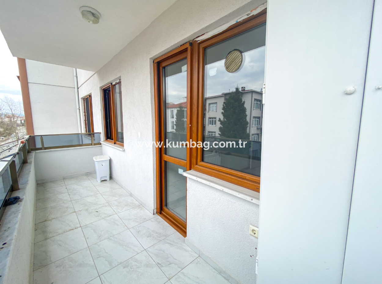 Very Spacious 2 1 Apartment For Rent In A Central Location In Altinova
