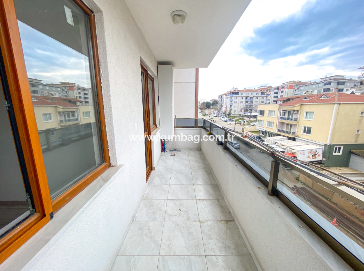 Very Spacious 2 1 Apartment For Rent In A Central Location In Altinova