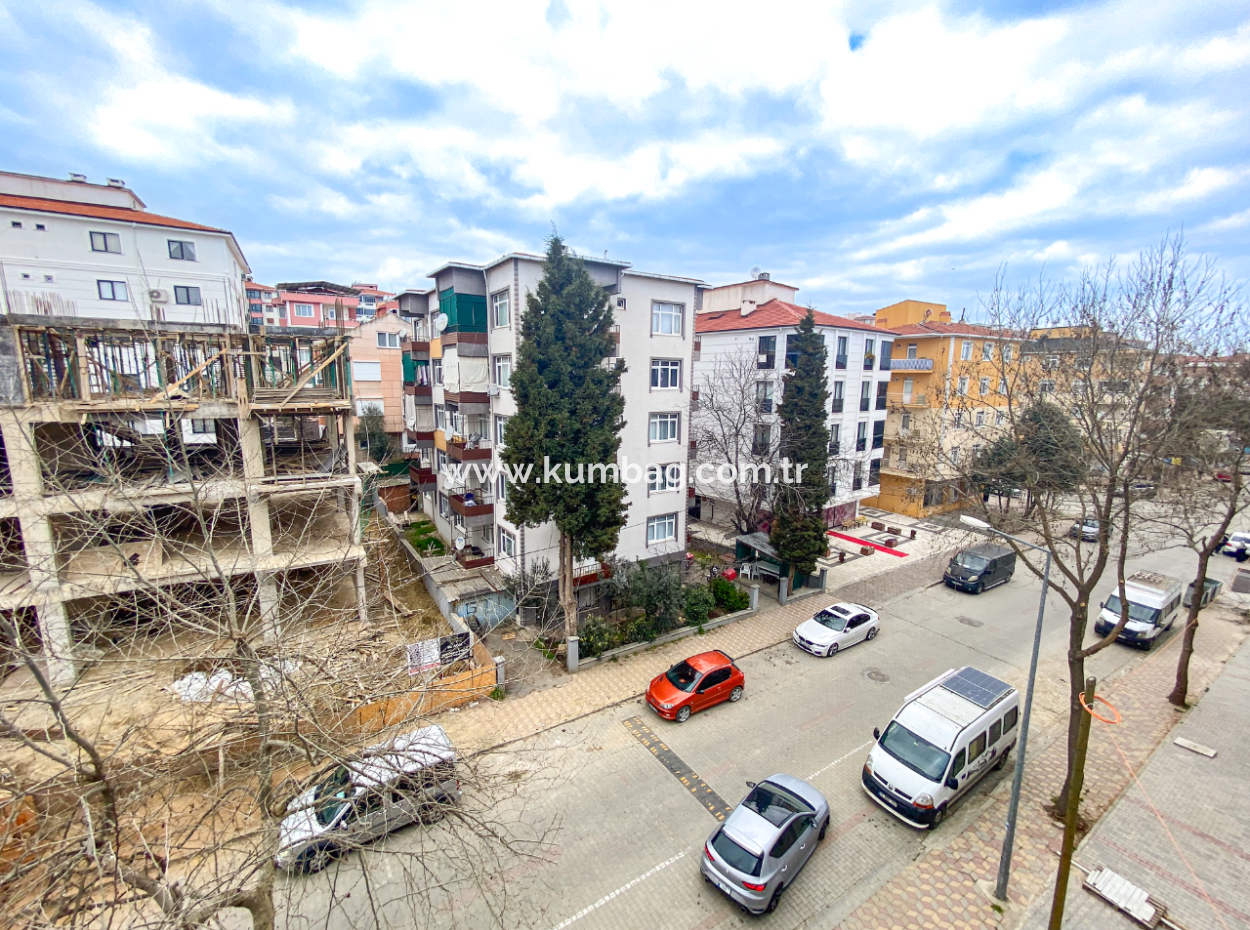 Very Spacious 2 1 Apartment For Rent In A Central Location In Altinova