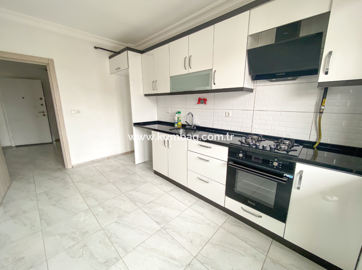 Very Spacious 2 1 Apartment For Rent In A Central Location In Altinova