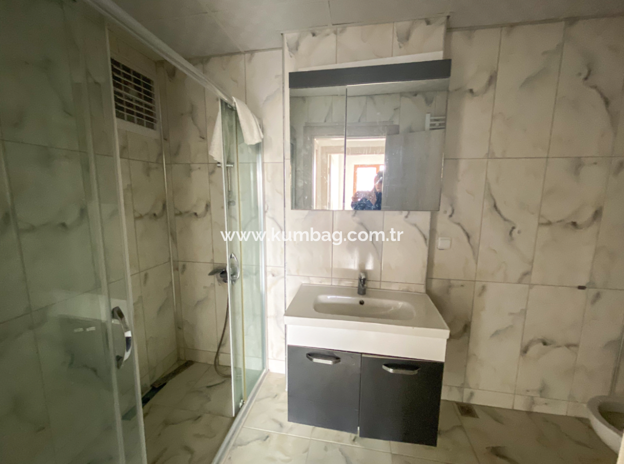 Very Spacious 2 1 Apartment For Rent In A Central Location In Altinova