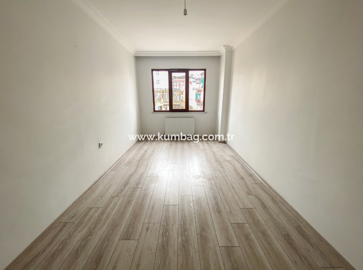 Very Spacious 2 1 Apartment For Rent In A Central Location In Altinova