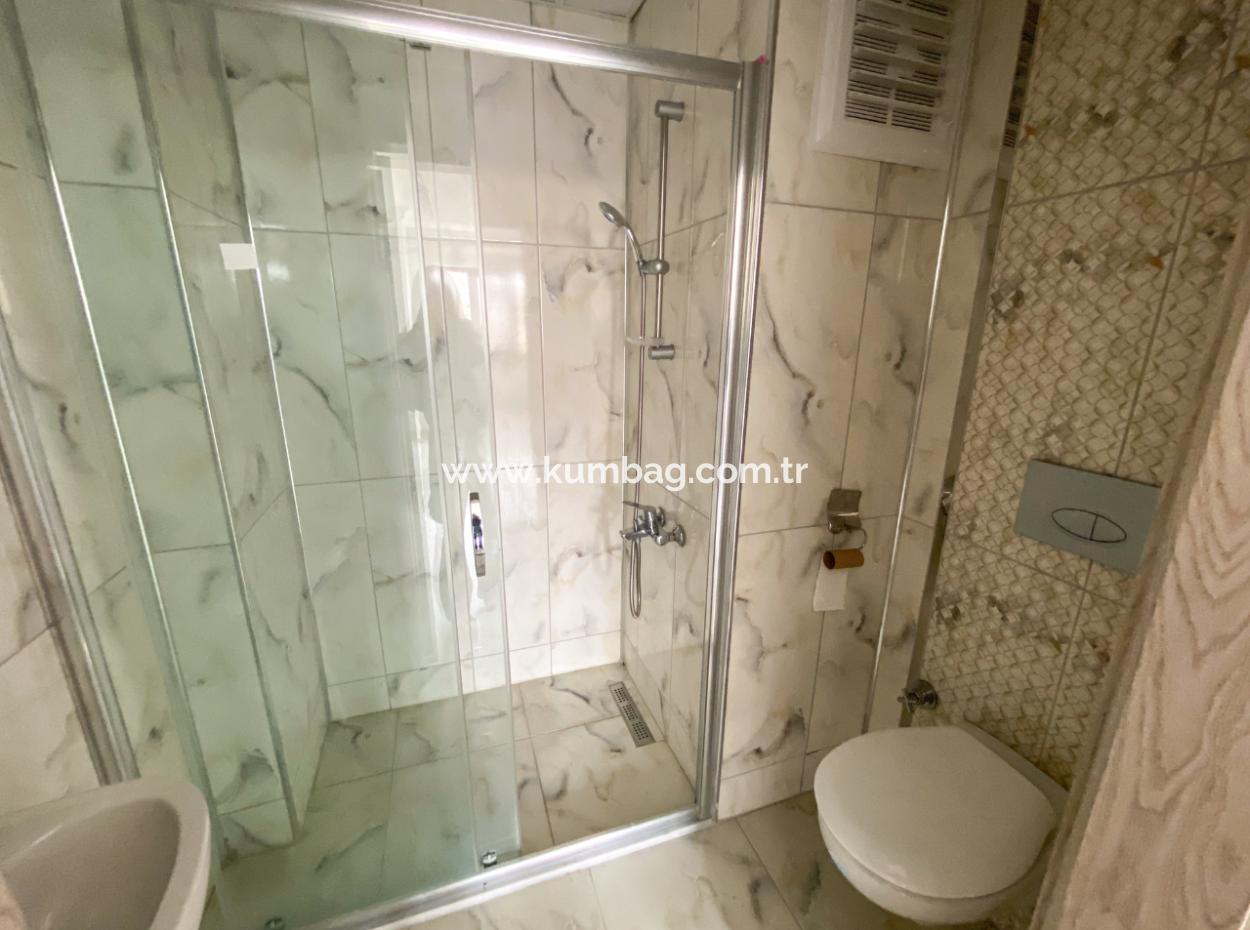 Very Spacious 2 1 Apartment For Rent In A Central Location In Altinova