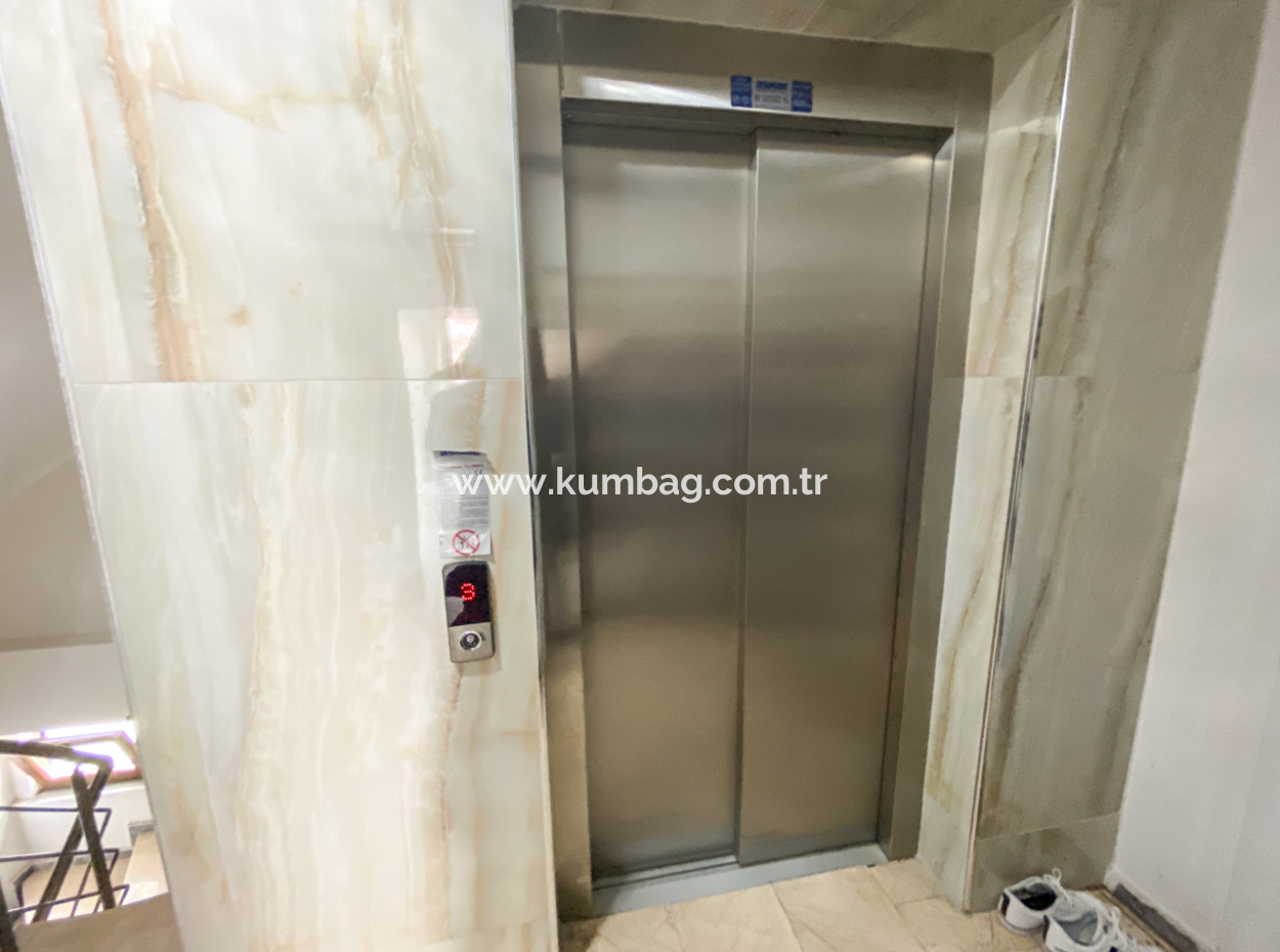 Very Spacious 2 1 Apartment For Rent In A Central Location In Altinova