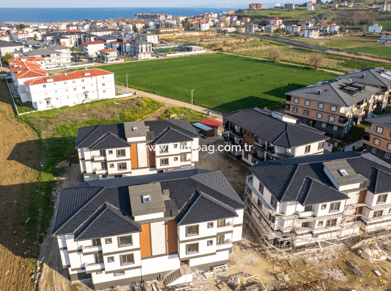 2 1 Flats For Sale In Kumbağ Luxury Pool Yonca Evleri Complex