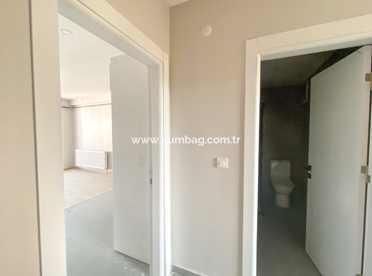 Luxury 2 1 Flat For Rent In A Complex With Pool Close To The Sea In Kumbağ