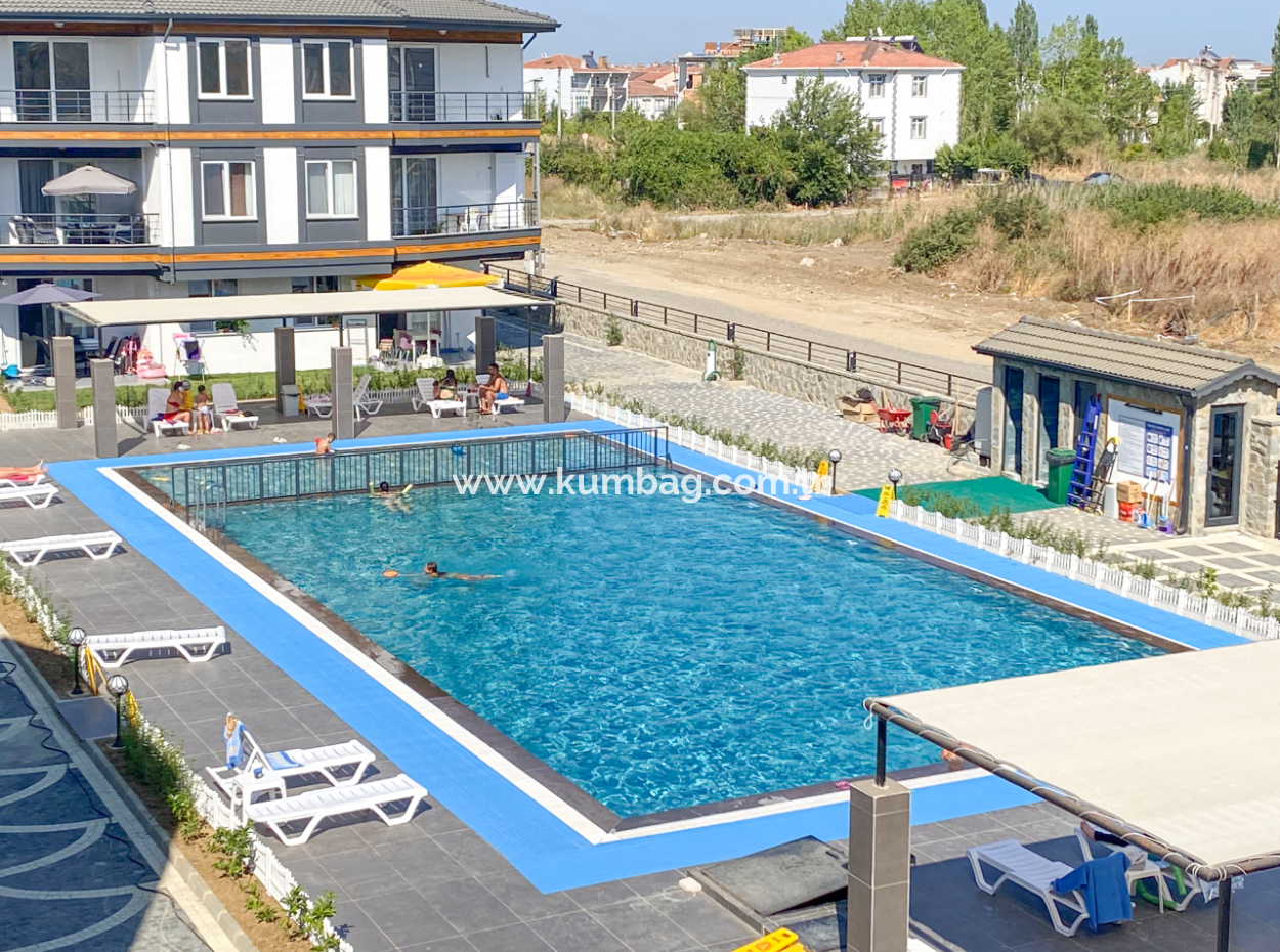 Luxury 2 1 Flat For Rent In A Complex With Pool Close To The Sea In Kumbağ